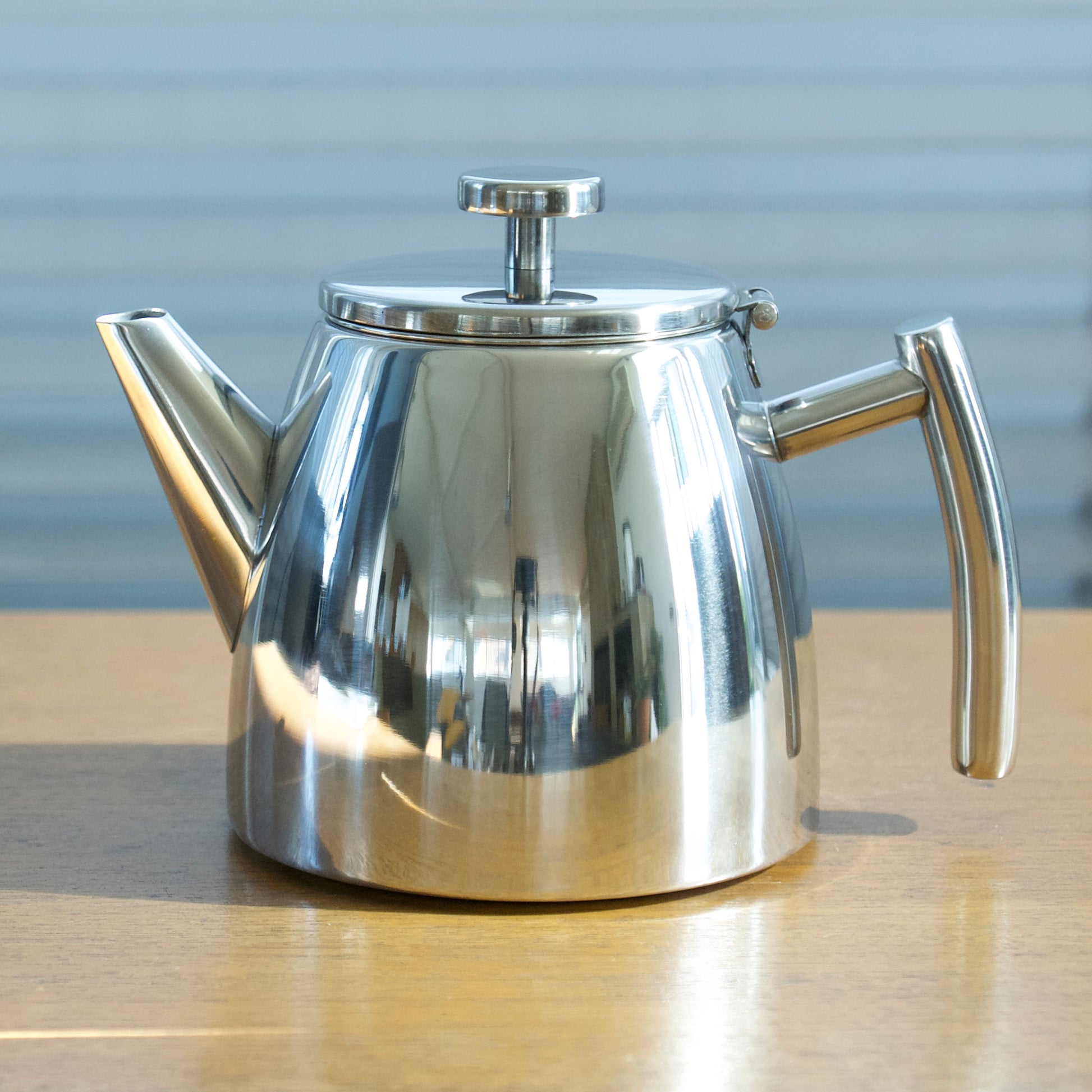 avanti-modena-insulated-teapot
