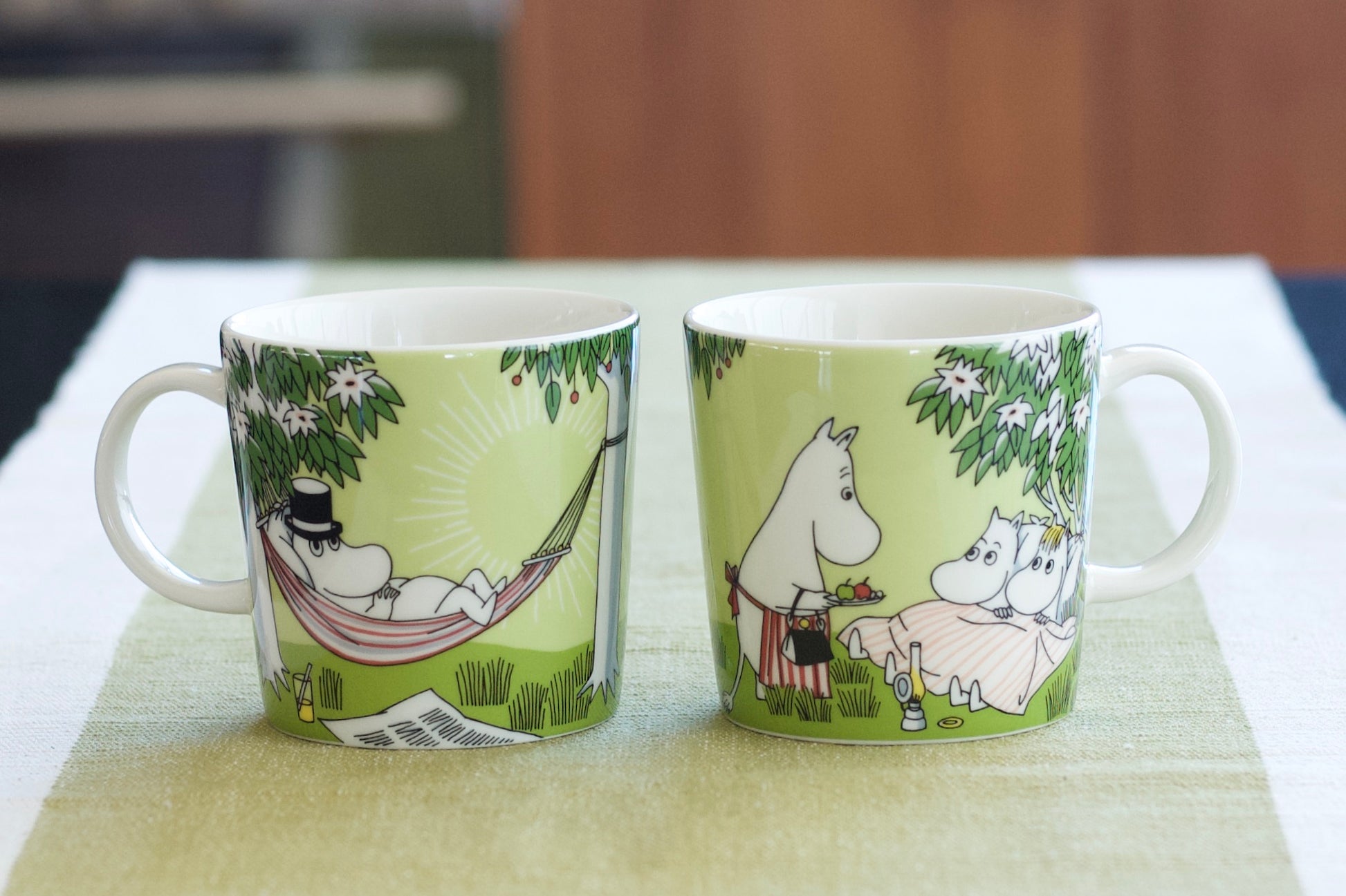 moomin mug relaxing